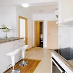 Awesome In With House Sea View Apartman