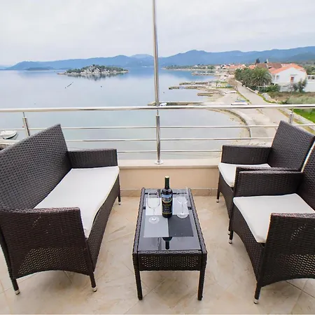 Awesome In With House Sea View Apartman Sreser