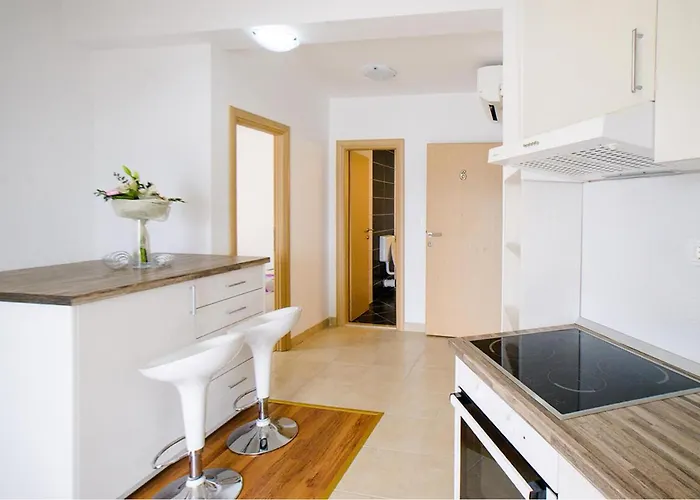 1 Bedroom Stunning In 아파트