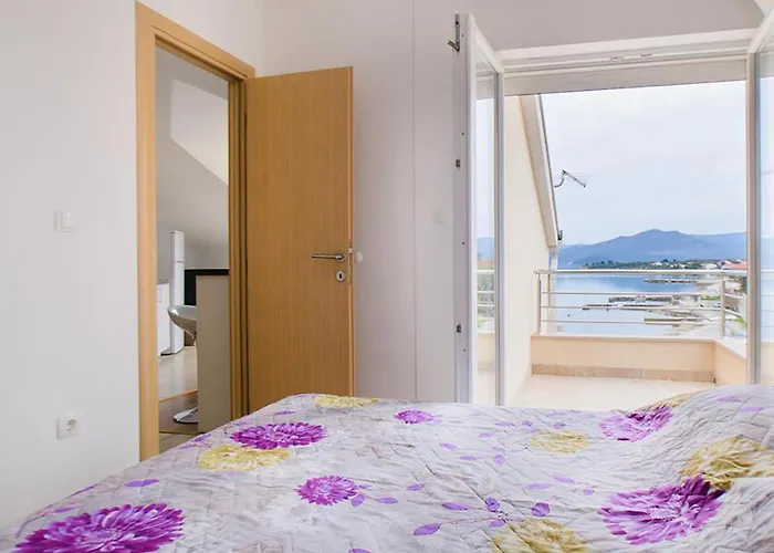 1 Bedroom Stunning In 아파트