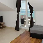 1 Bedroom Stunning In *