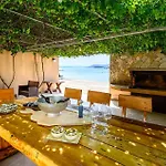Awesome In With House Sea View Sreser