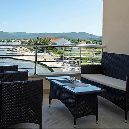 1 Bedroom Stunning In *