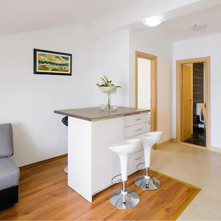 Awesome In With House Sea View דירה