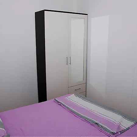 1 Bedroom Stunning In Апартаменты *